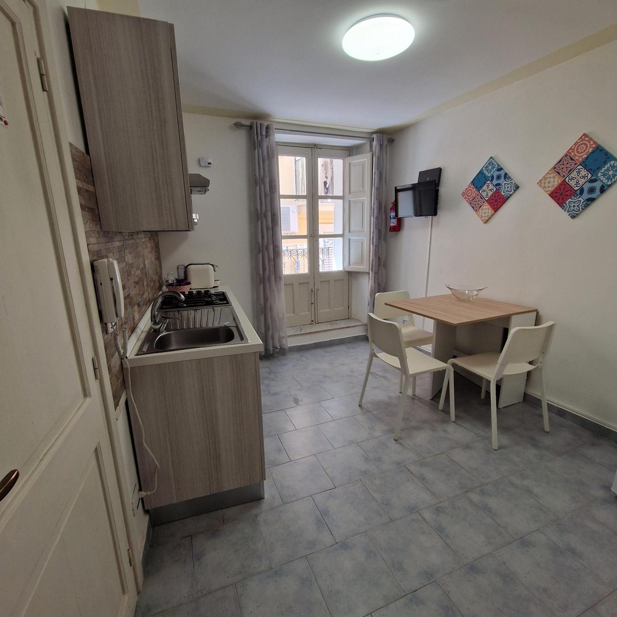 צ'פאלו Rocksea Apartments מראה חיצוני תמונה